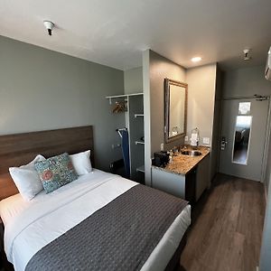 Budget King Room